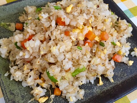 すぐできる！じゃこと卵のチャーハン